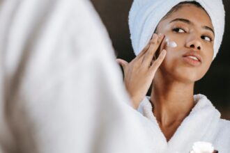 Rotina Completa de Beleza Natural Dicas com Bruma, Creme Facial e Sabonete em Pó